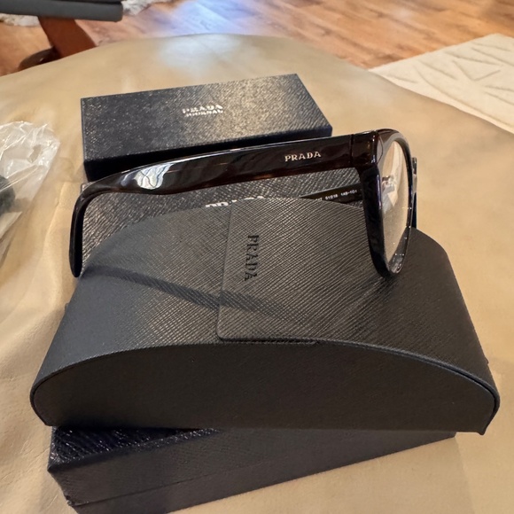 Prada eyeglasses VPR01T - Picture 3 of 5